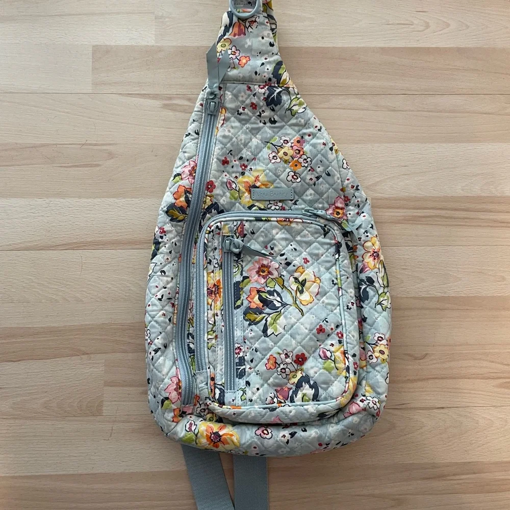 Vera Bradley Large Sling in Floating Gardens - Excellent Gently Used Condition! - Picture 1 of 11